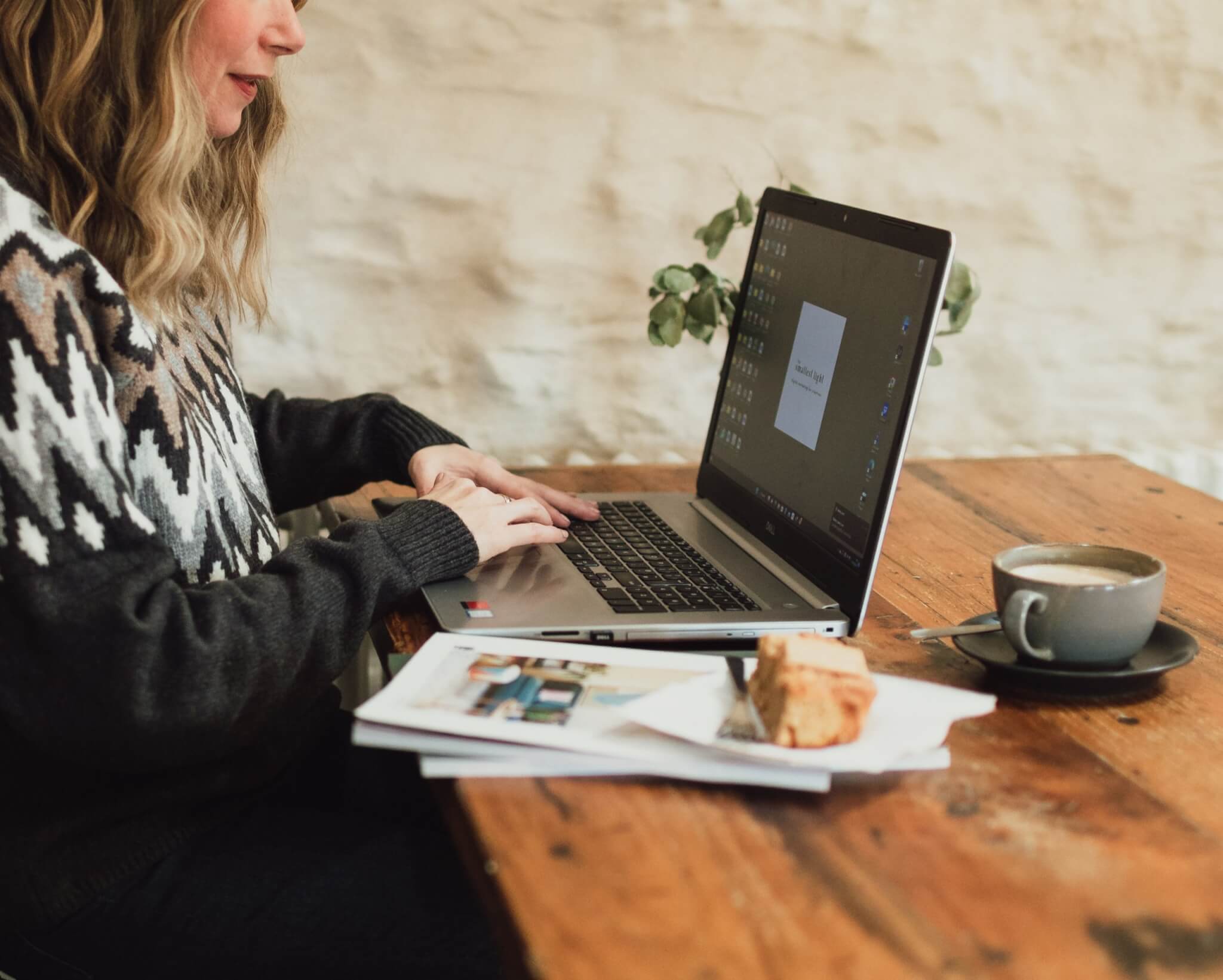 Beautiful fields of lilac heather in autumn. Photo credit Annie Spratt via Unsplash